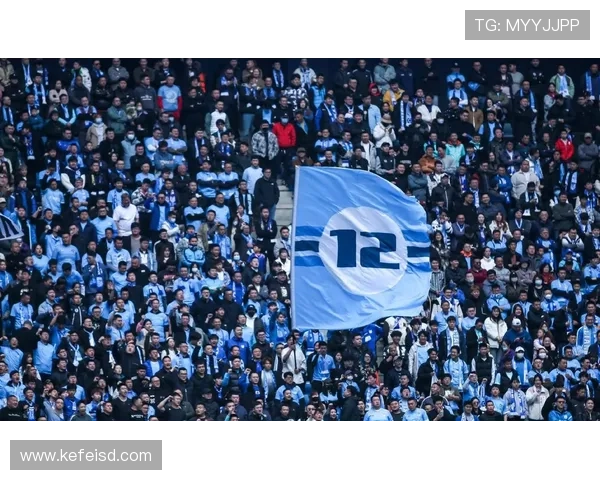 足球青年才俊本赛季表现稳健，持续提升备受期待