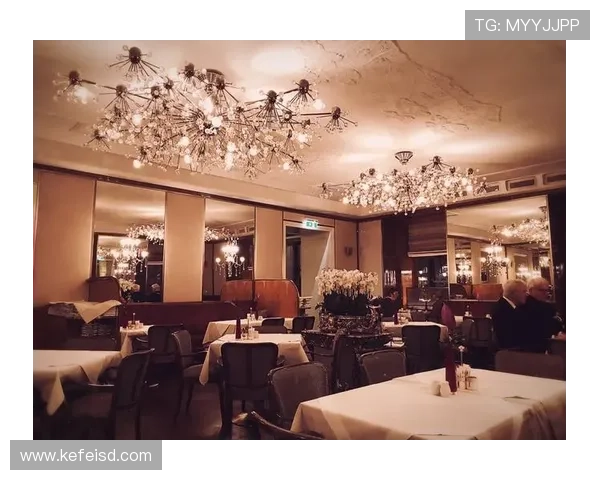 拉菲尼亚家里那个酒窖得多壕，平时场上跑得像风，回家却跟贵族似的哈